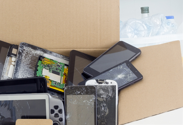Reciclaje de artefactos electrónicos como smartphones, tablets y consolas portátiles de videojuegos